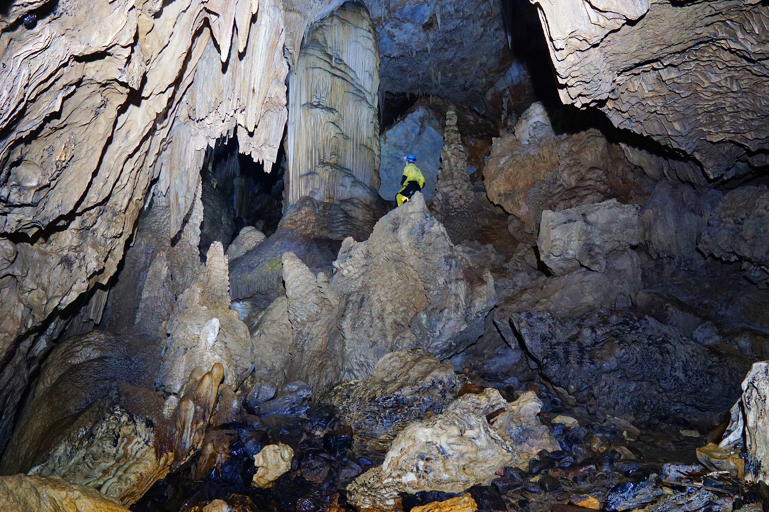 Caving in Brazil with Meandre Explo 1-b